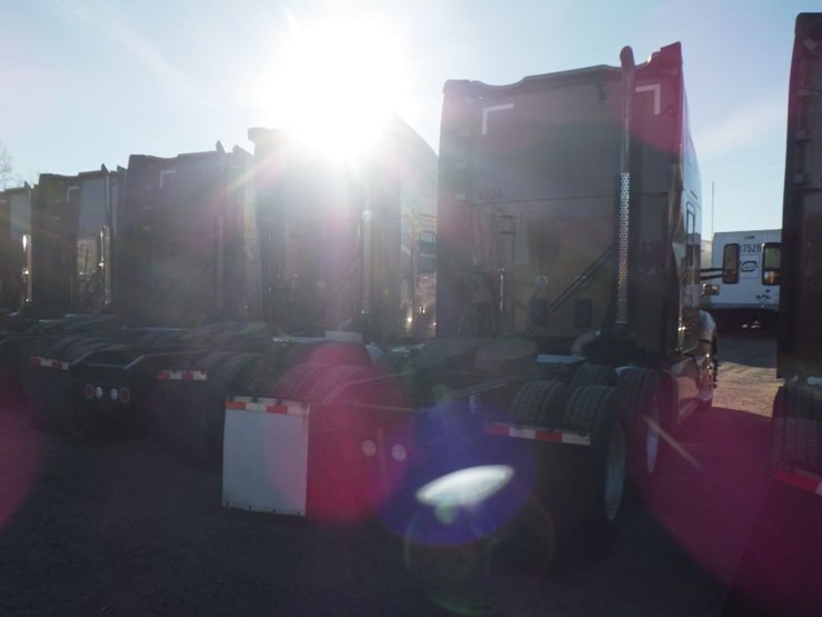 2022-kenworth-t680-image-10