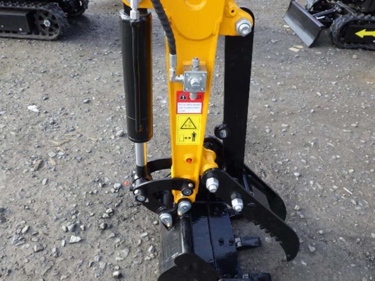 2025-vicsec-20-hydraulic-excavator-image-6