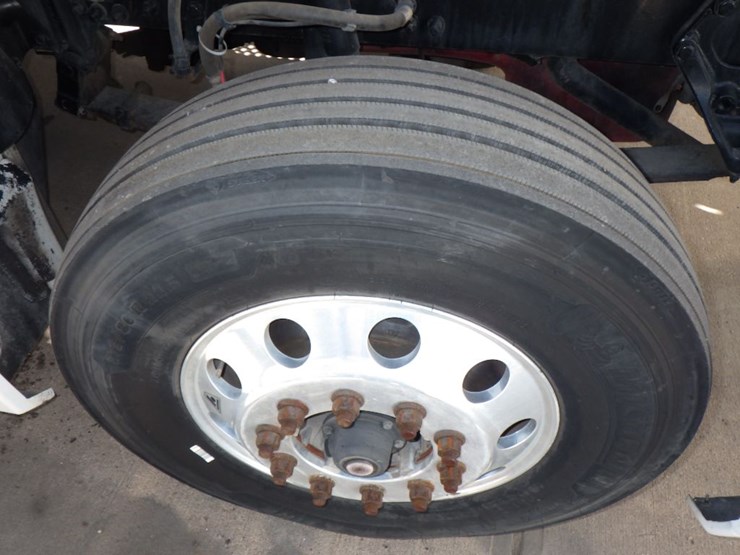 2016-kenworth-t680-image-26