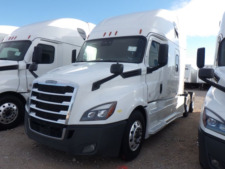 2022-freightliner-cascadia-126-image-1