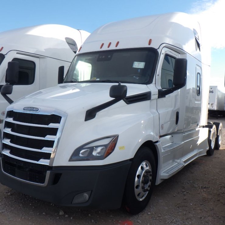 2022 FREIGHTLINER CASCADIA 126