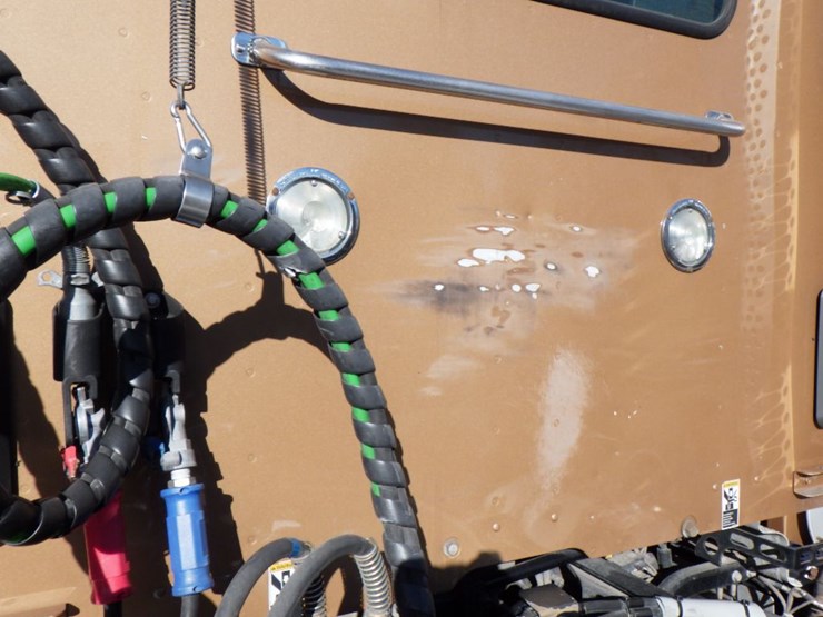 2022-kenworth-t680-image-17