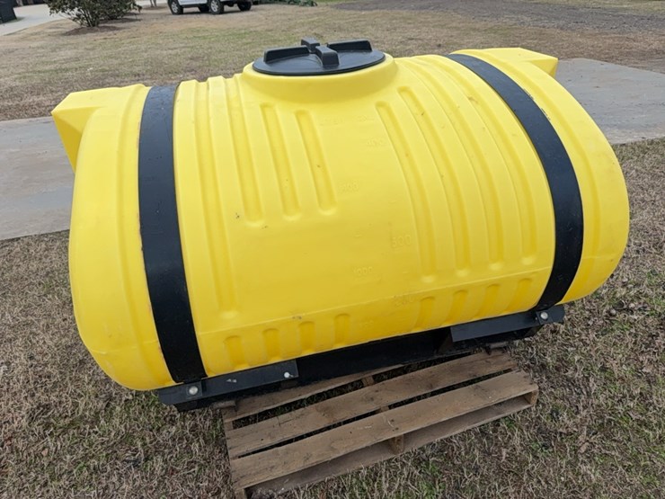 400-gallon-elliptical-tank-with-metal-straps-￼-image-21