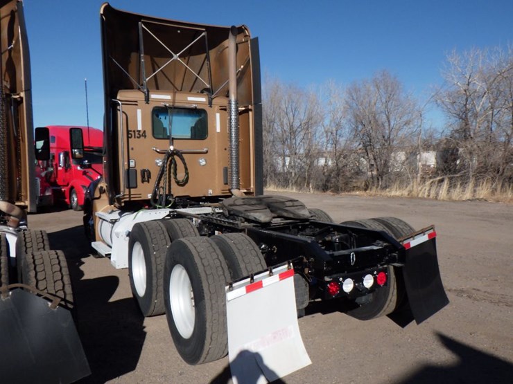 2022-kenworth-t680-image-12