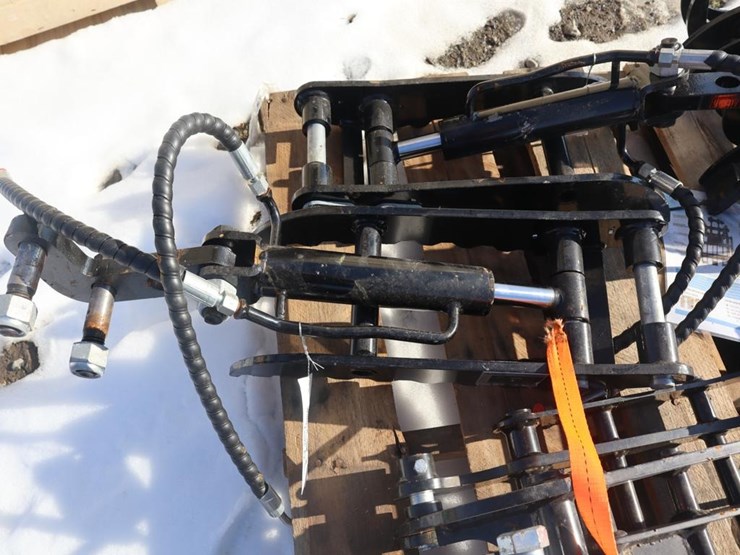 sdlanch-hyd-thumb-grapple-image-1