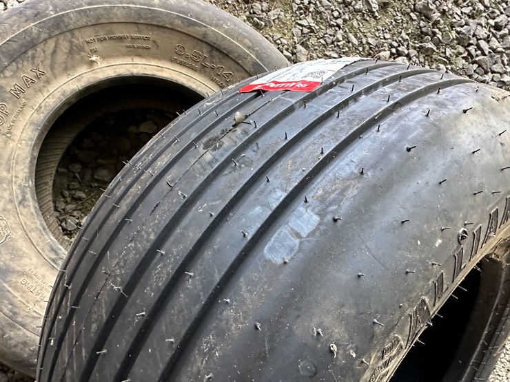 #35864-•-11l-15-&-9.5l-14-tire-image-4