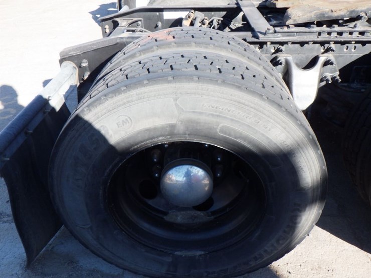 2017-international-prostar-image-6