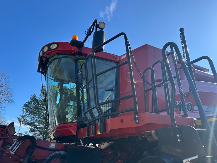 #35797-•-2011-case-7120-combine-image-28