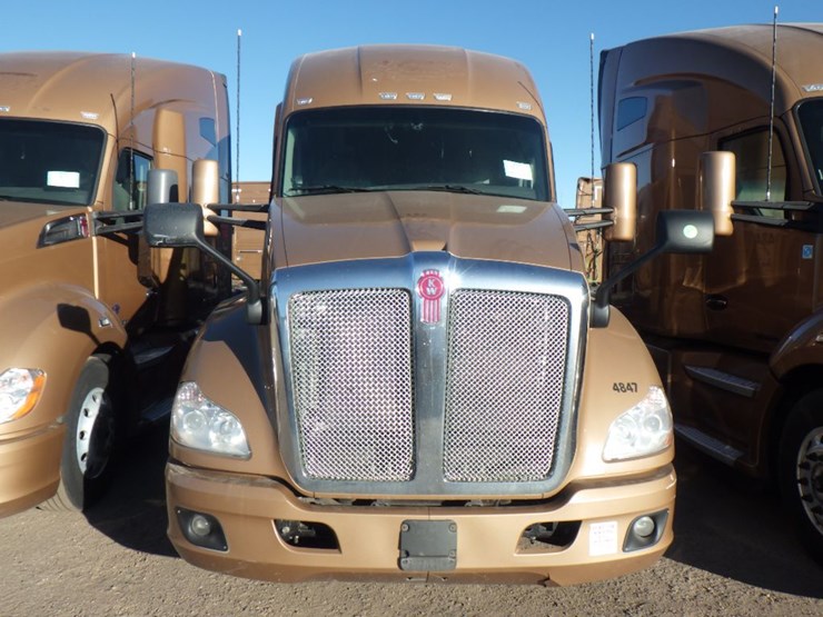 2022-kenworth-t680-image-2