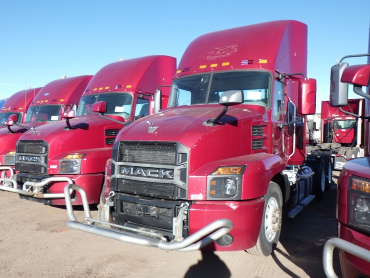 2020-mack-an64t-image-1