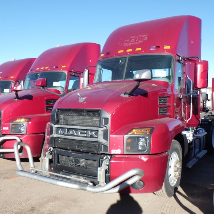 2020 MACK AN64T
