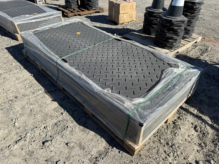 #33661-•-lot-of-ground-protection-mats-image-3