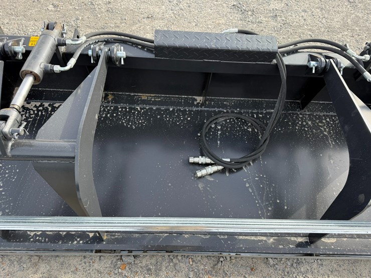 #2083-•-unused-jct-80"-skid-steer-grapple-bucketinv#-36014-image-6