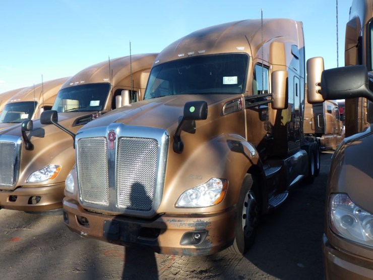 2022-kenworth-t680-image-1