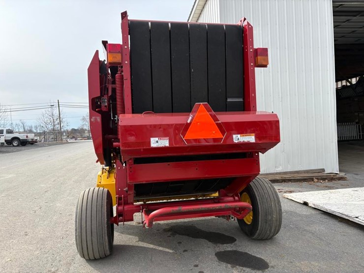 new-holland-br7060-image-9