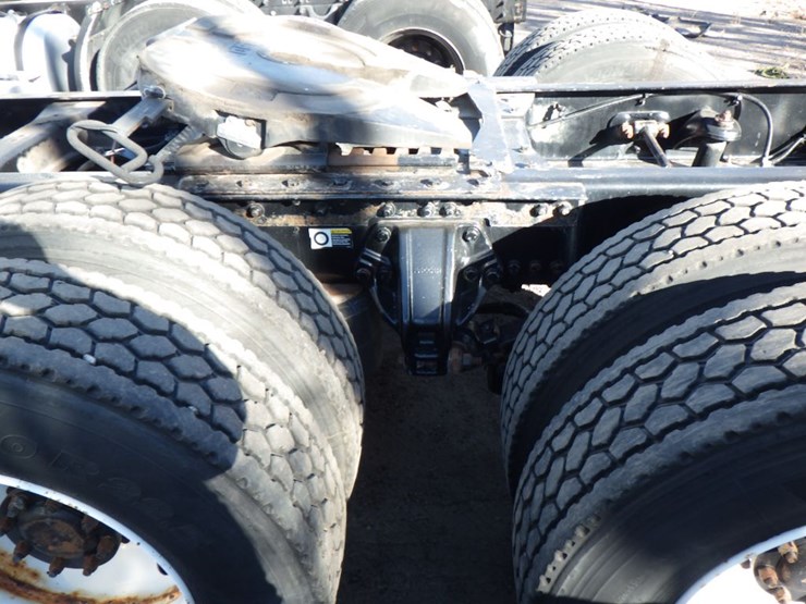 2016-kenworth-t680-image-16