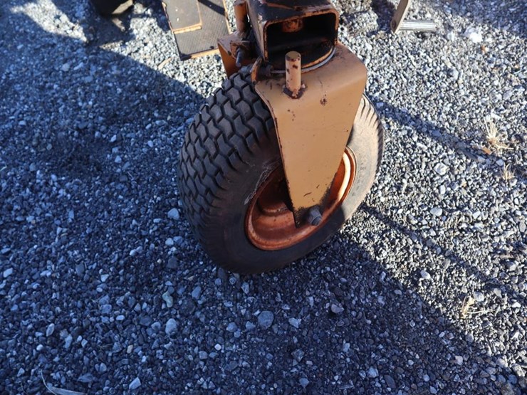 3-wheel-skag-riding-mower-non-running-image-8