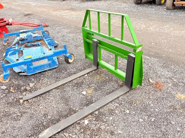john-deere-kivel-48in-pallet-fork-attachment-image-3