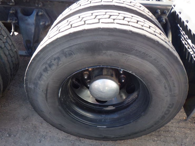 2017-international-prostar-image-4