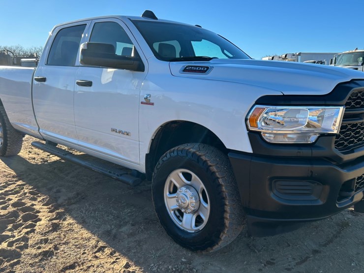 2022-dodge-2500-image-3