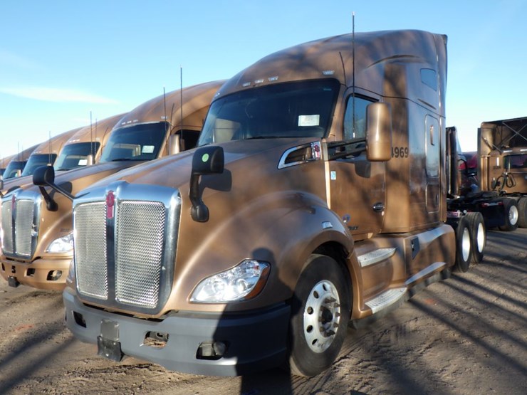 2022-kenworth-t680-image-1