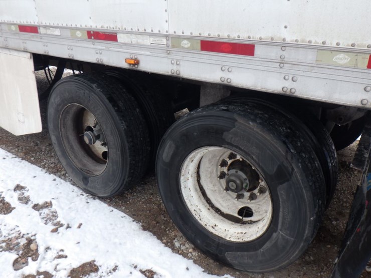 2011-utility-3000r-image-11