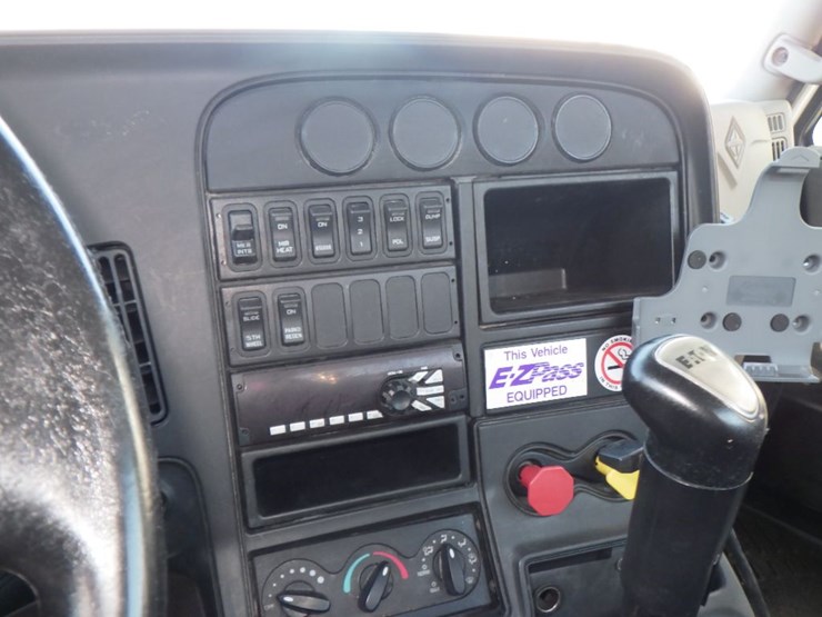 2017-international-prostar-image-19