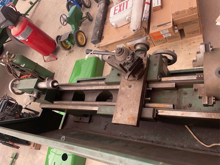 grizzley-g4003-metal-lathe,-2-complete-set-of-dies,-multiple-attachments,-220-single-phase,-multiple-tools-image-5