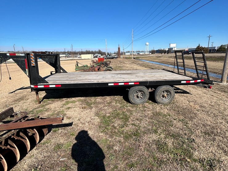 #37642-•-16’-s/a-steel-gooseneck-flatbed-trailer-image-2