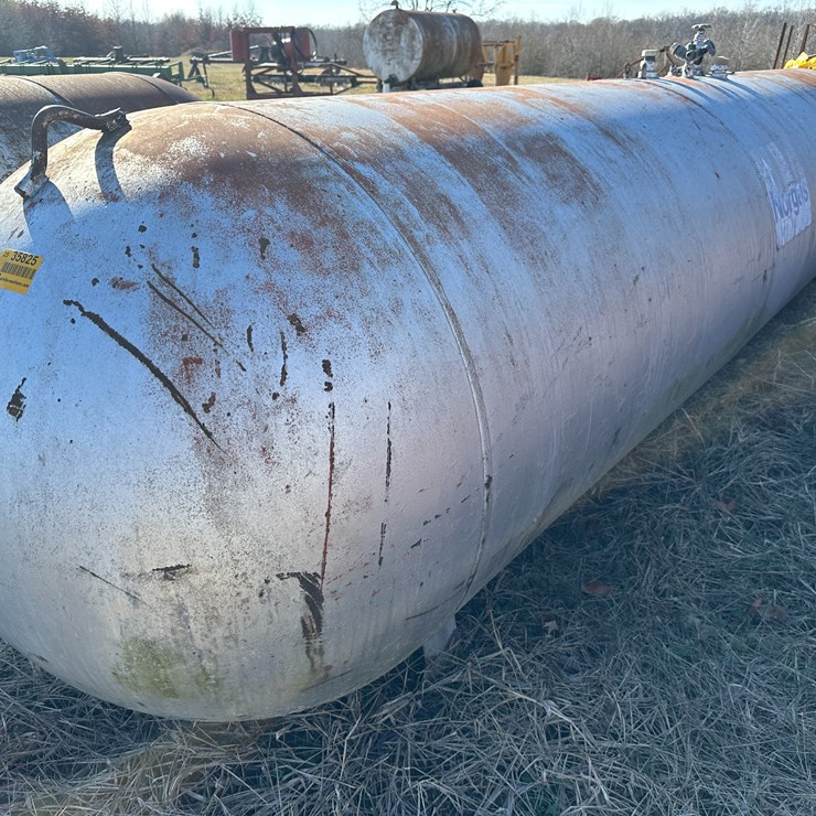 #35825 • Delta Tank Mfg ~1,000 Gallon Tank