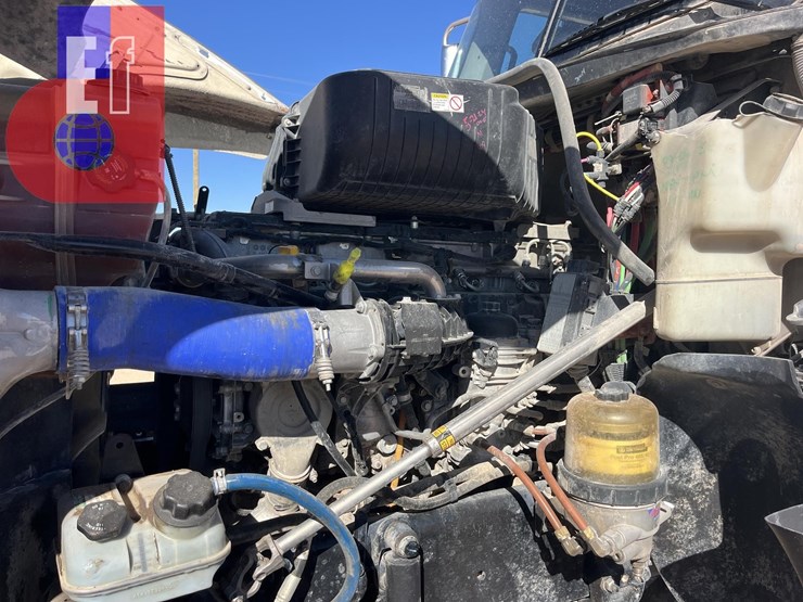 2021-freightliner-coronado-122-sd-image-8