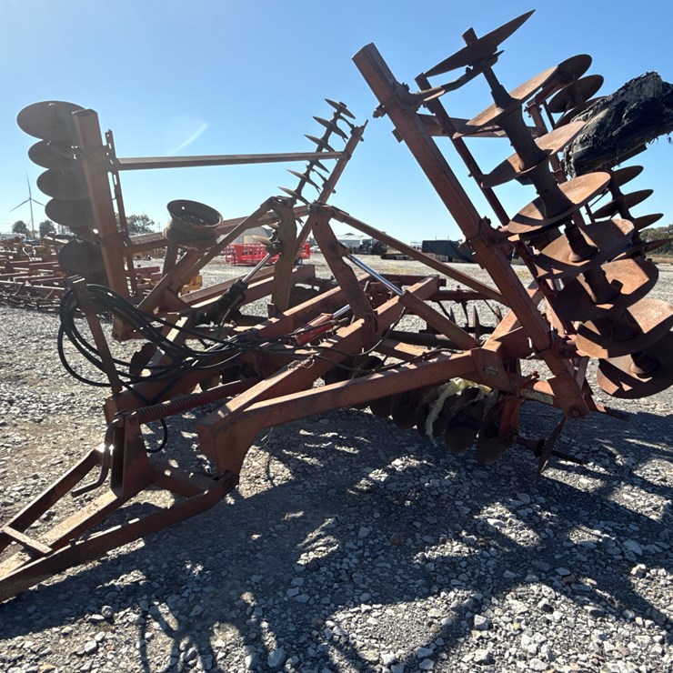 #384 • International ~25’ Disk INV#29194