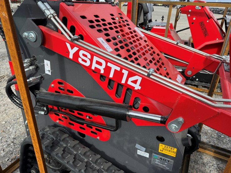 #22787-•-unused-agt-ysrt114-stand-on-tracked-loader-ysrt142025l110321-image-22