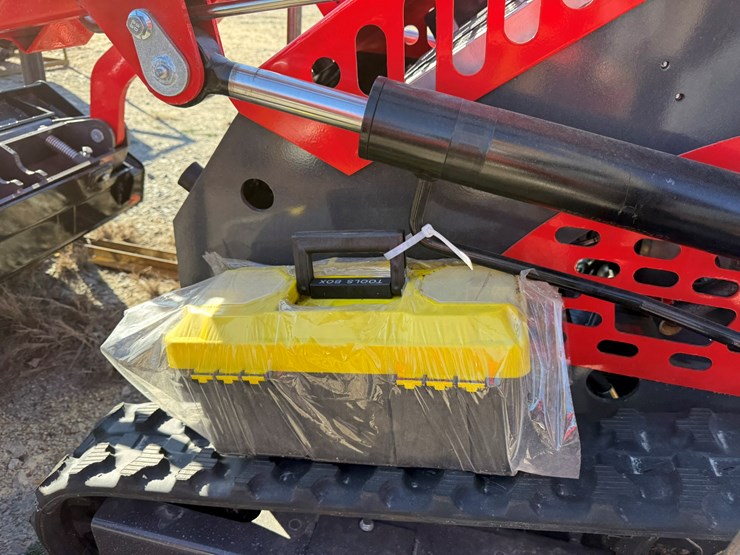 #22789-•-unused-agt-ysrt14-stand-on-tracked-loader-ysrt142025l102793-image-22