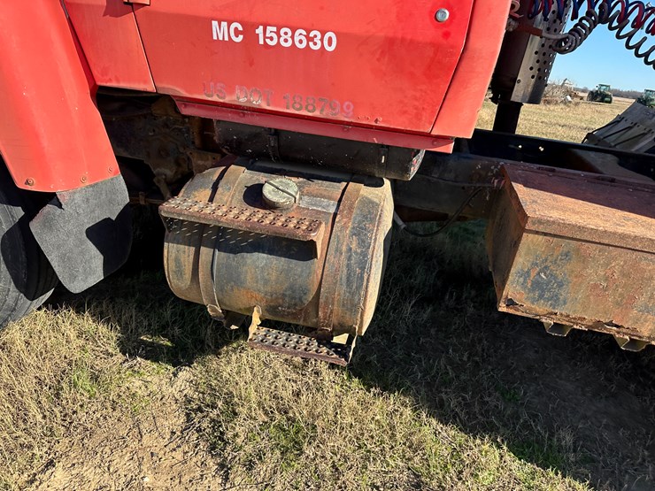 1974-ford-9000-image-28