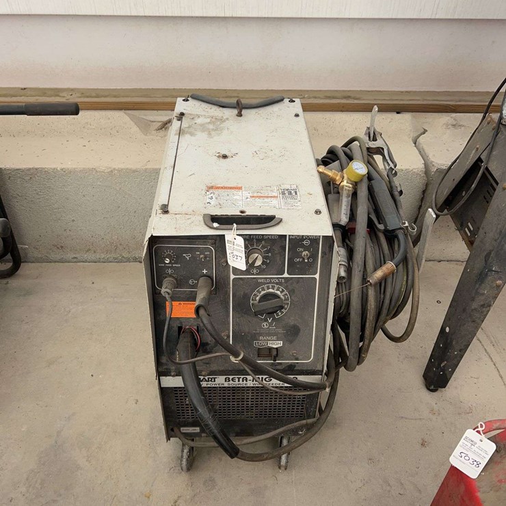 Hobart Beta-Mig 250 comes with aluminum spool gun and 10lbs of .035 aluminum roll of wire and regulator for argon tank