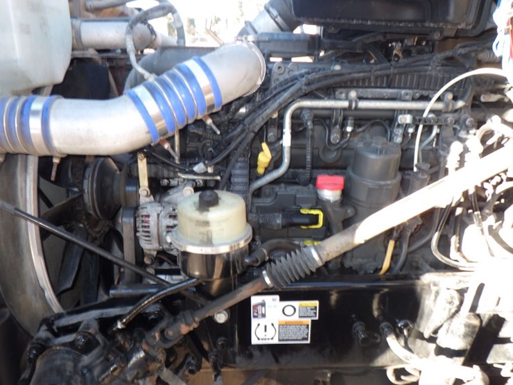 2022-kenworth-t680-image-24