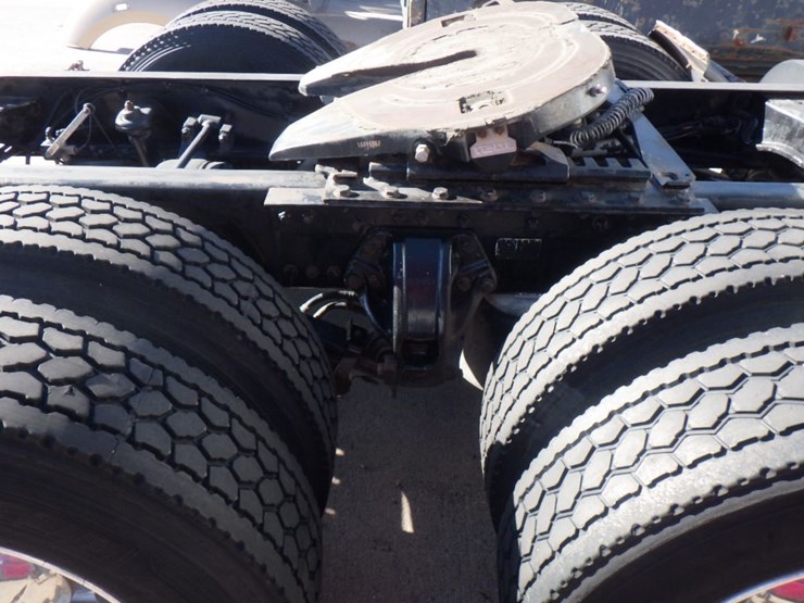 2016-kenworth-t880-image-4