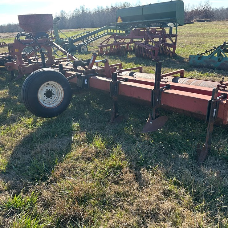 #35835 • Eddins FR3-31F 12-row 30" Bedder Roller