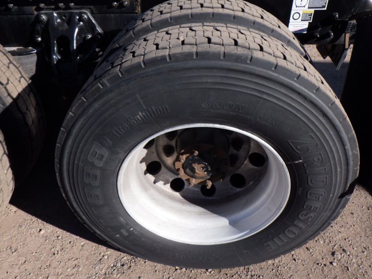 2022-kenworth-t680-image-14