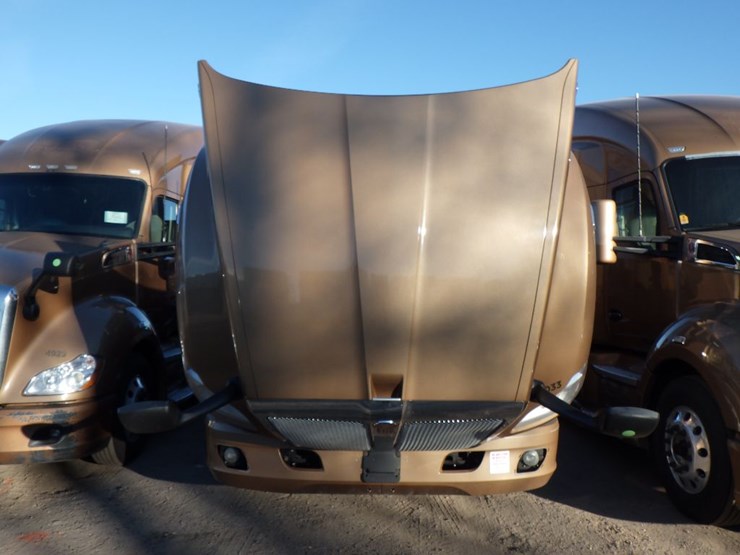 2022-kenworth-t680-image-25