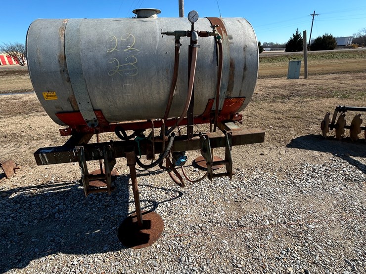 #37630-•-10'-200-gallon-3pt-sprayer-image-3