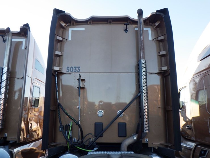 2022-kenworth-t680-image-12