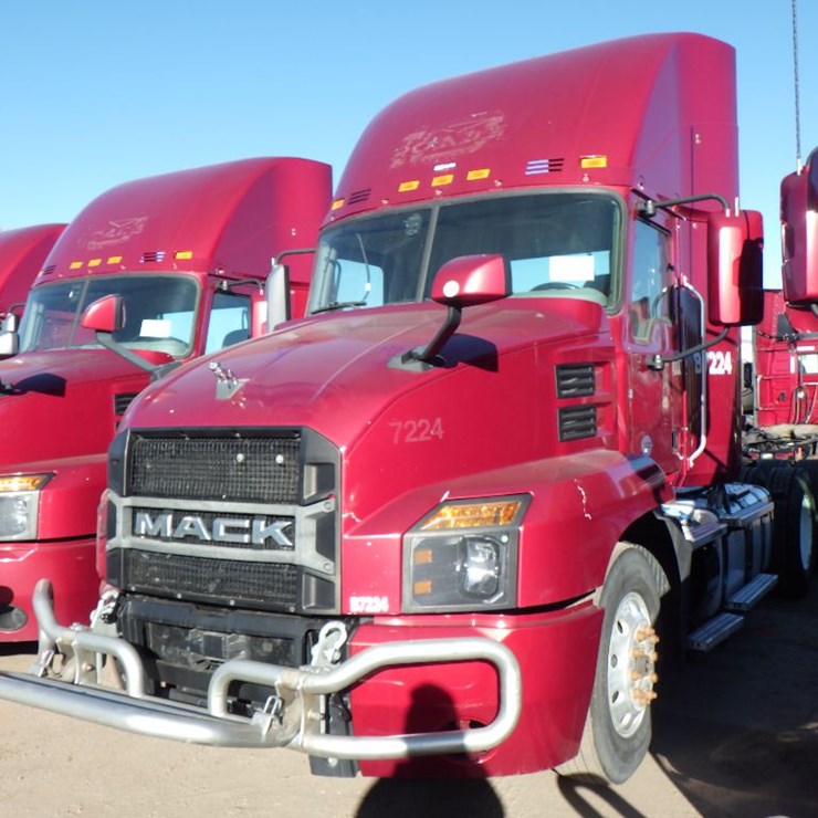 2020 MACK AN64T