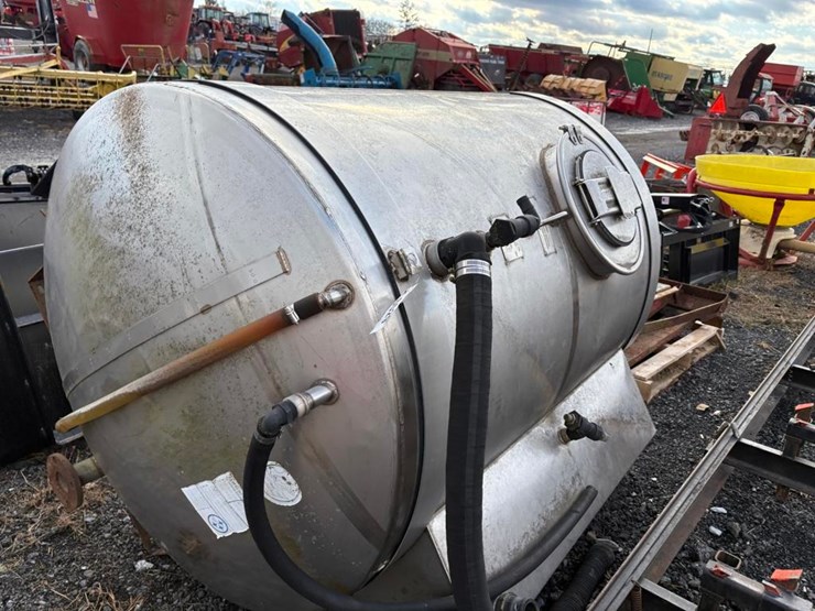 stainless-steel-500-gallon-truck-tank-image-1