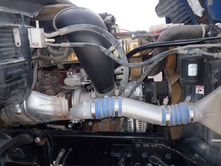 2009-freightliner-cascadia-125-image-24