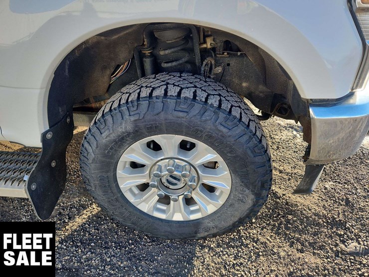 2021-ford-f350-image-15