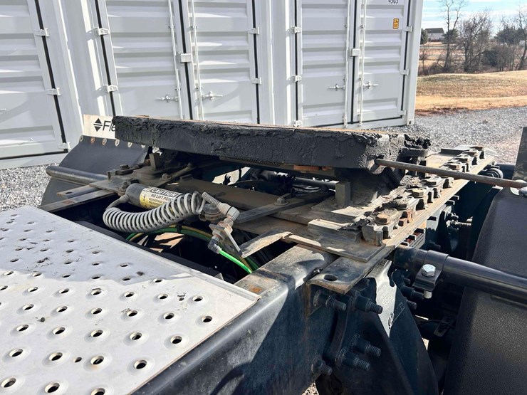 2020-freightliner-cascadia-single-axle-road-tractor-image-11