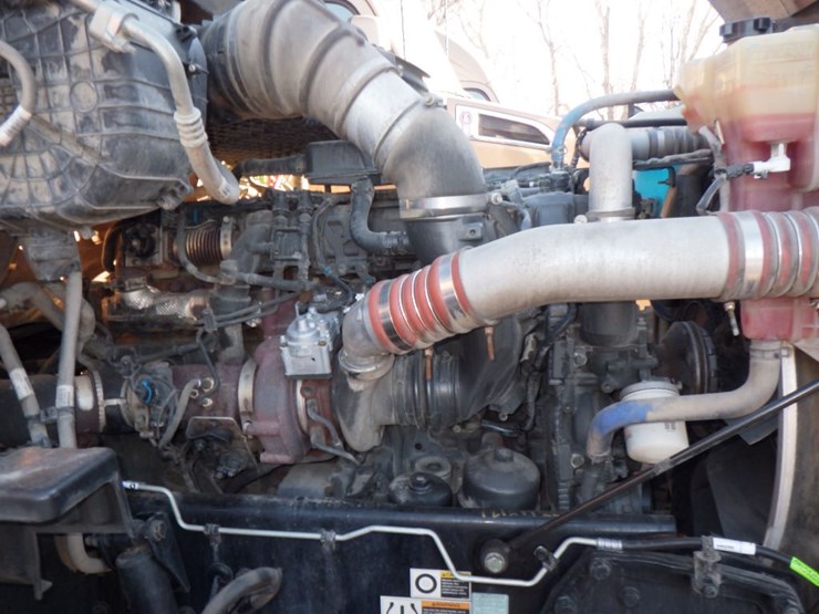 2022-kenworth-t680-image-26