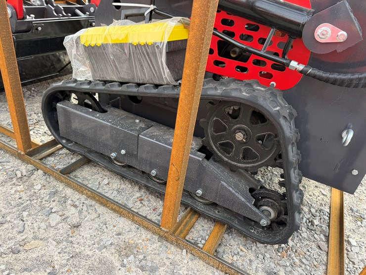 #22787-•-unused-agt-ysrt114-stand-on-tracked-loader-ysrt142025l110321-image-16